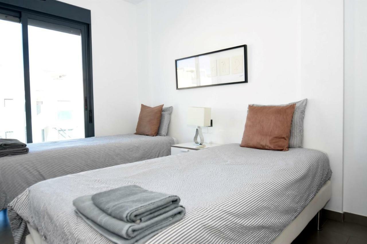 Penthouse Oasis Beach II La Zenia Apartman Dehesa de Campoamor  Kültér fotó